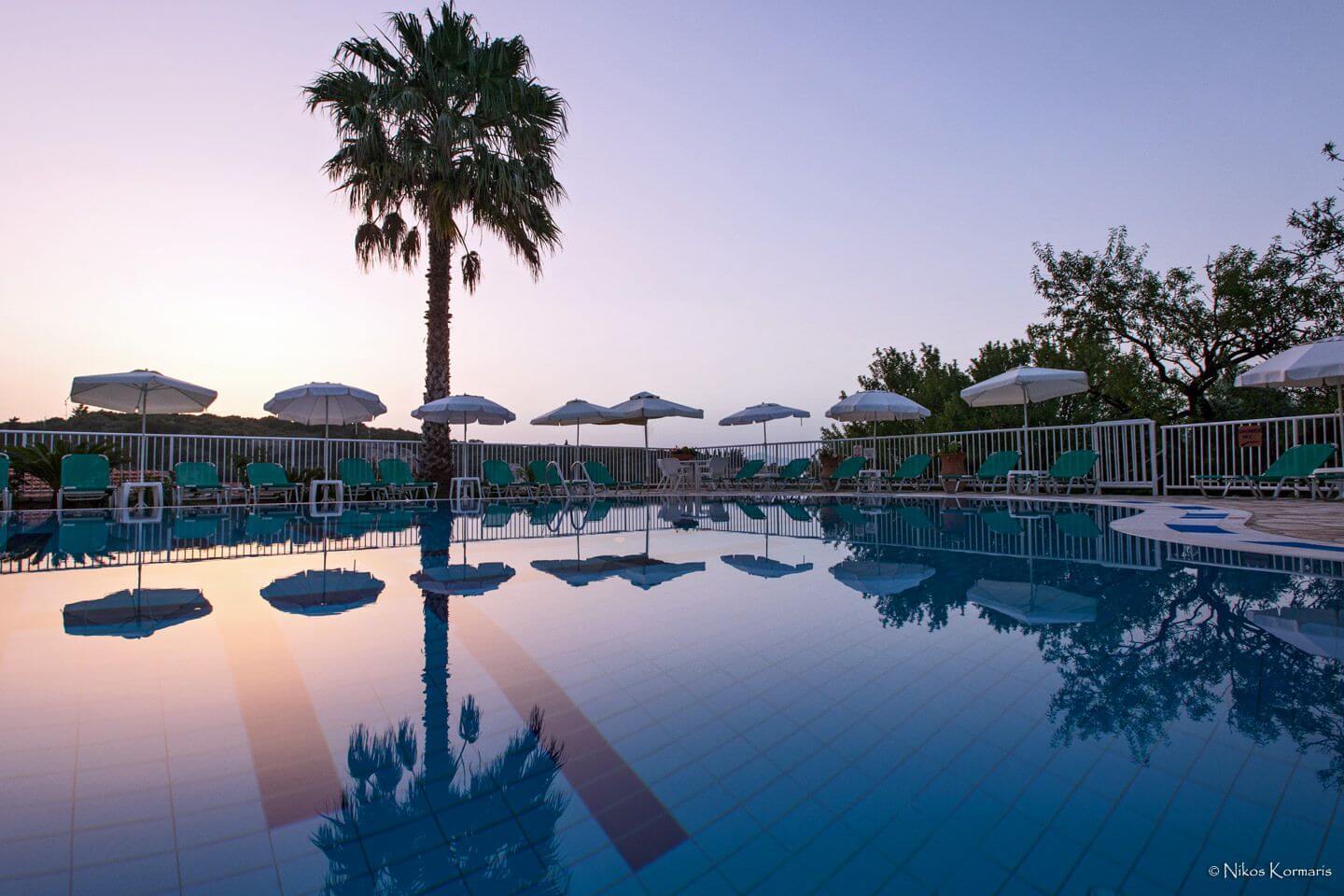 Pool bar seating